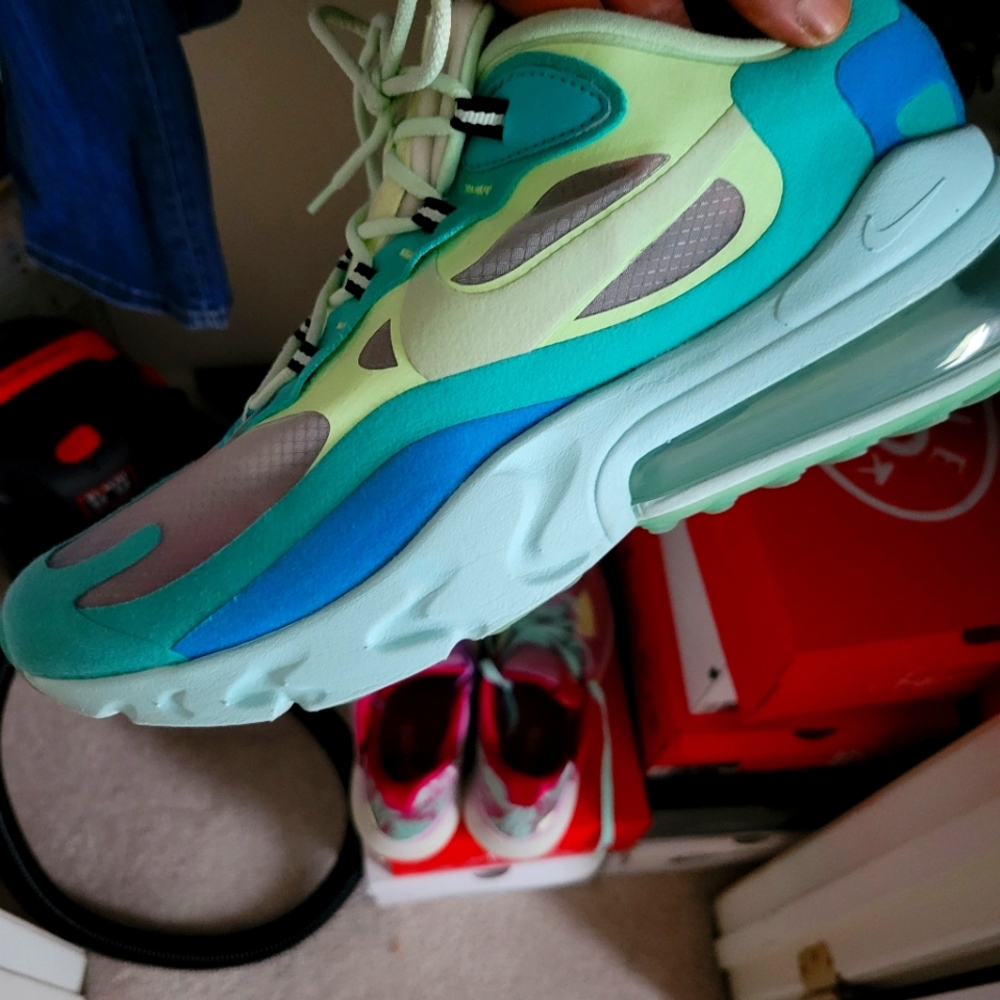 Nike air max react